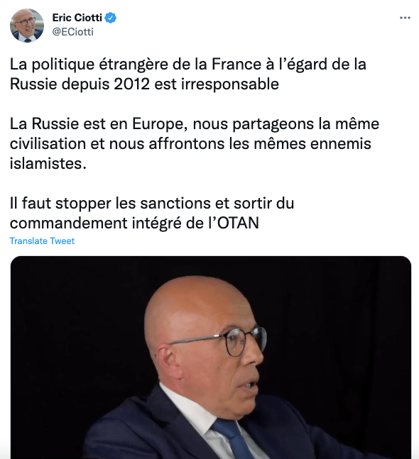 Ils ne savaient reconnaître le crime que dans le parti opposé, cependant qu&rsquo;ils tiraient gloire chez eux de ce qui chez l&rsquo;adversaire méritait le&nbsp;mépris.